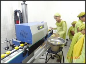 Automatic wad sealing machine